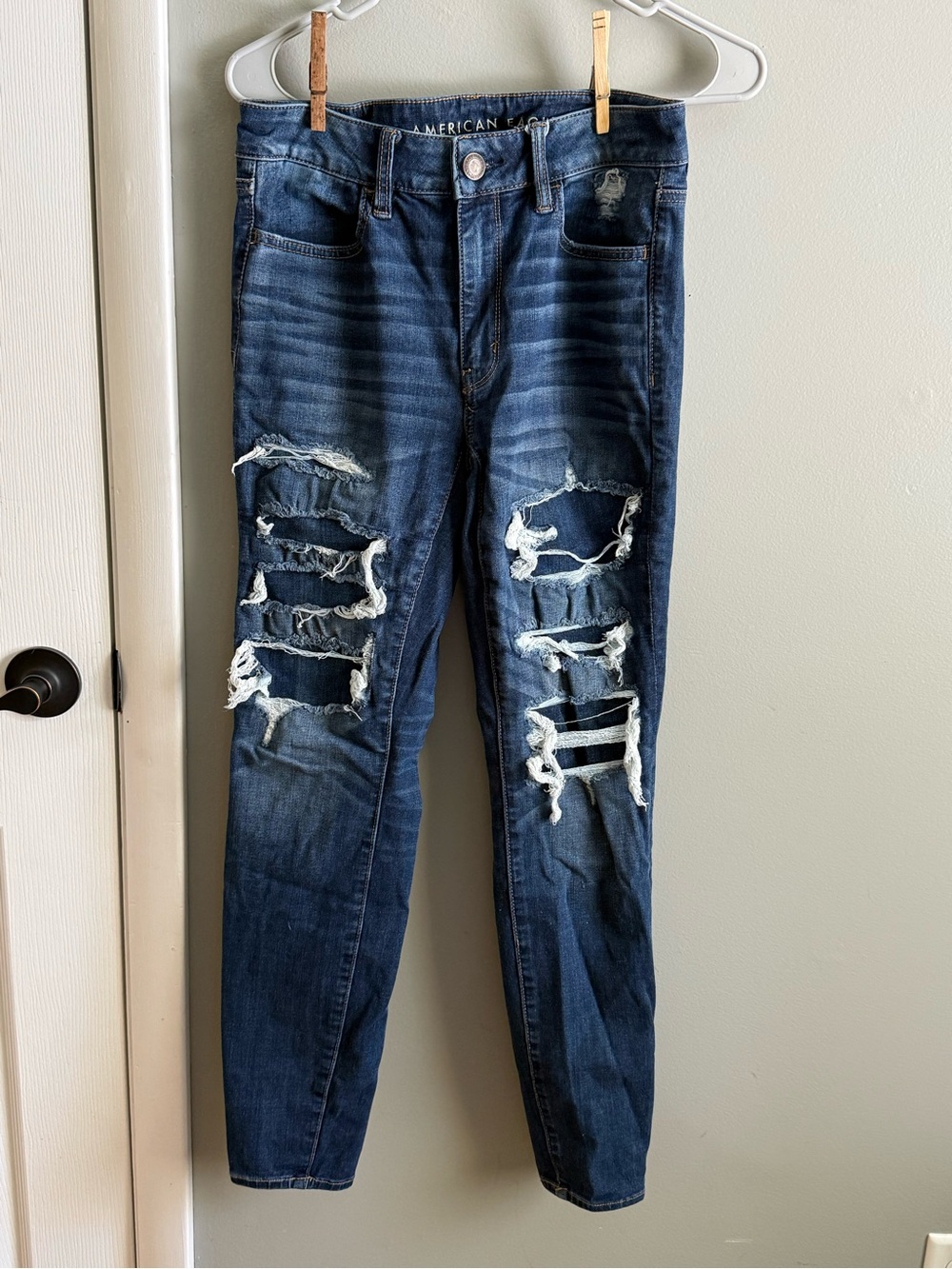 American Eagle Outfitters Women’s Dark Blue Ripped Skinny Jeans